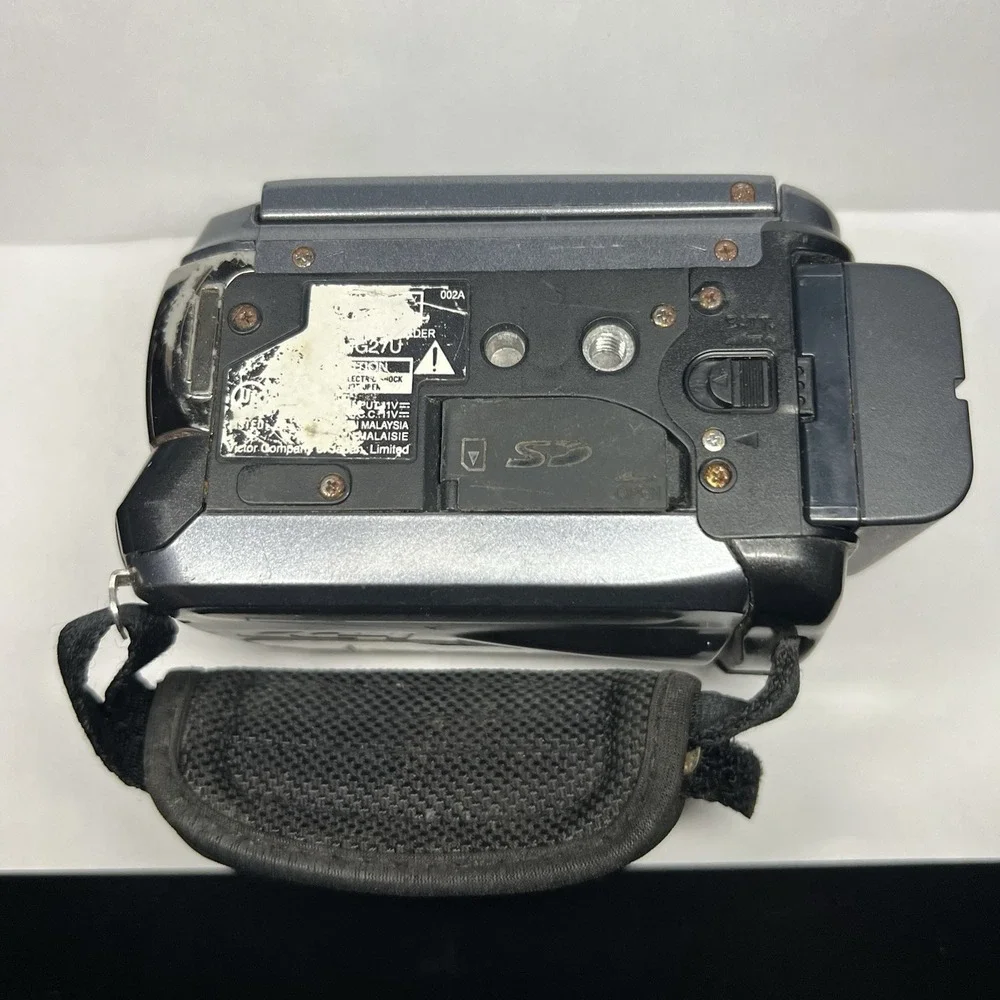 JVC Everio GZ-MG21U 20GB HDD Camcorder 32x Optical Zoom Silver As-Is For Parts